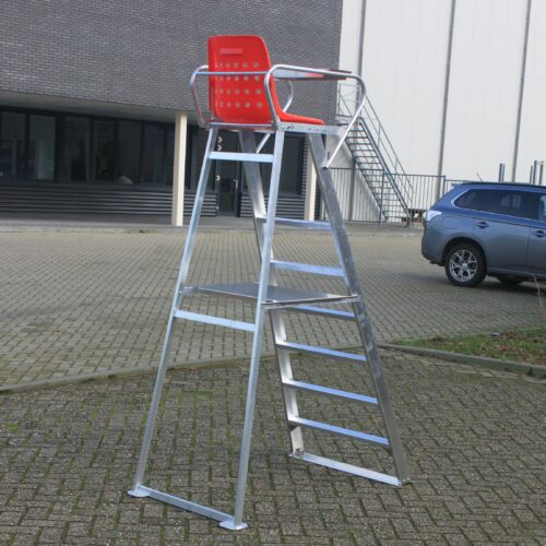 Scheidsrechterstoel met kuipzitting 16 Scheidsrechterstoel of stoelen kopen. Dit model is absoluut de beste koop!